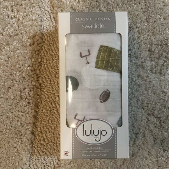 Classic Muslin Swaddle Blanket NWT Football Pattern - Picture 1 of 2